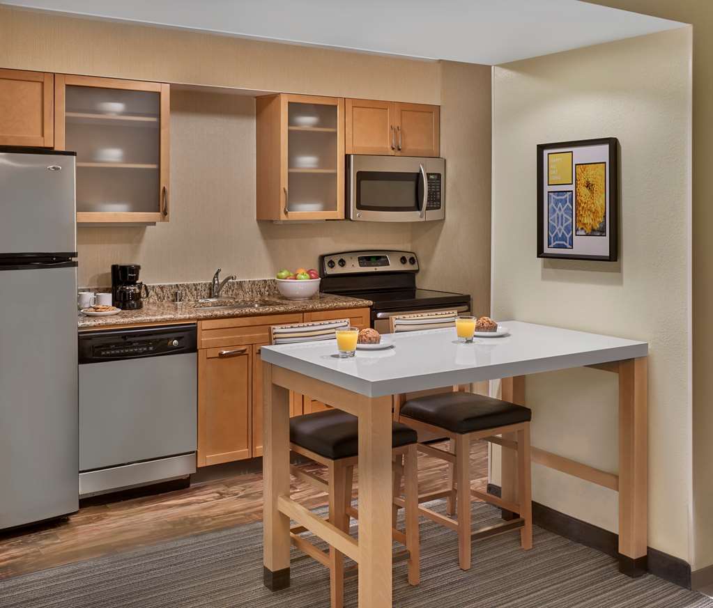 Sonesta Simply Suites Cleveland Airport Middleburg Heights Habitación foto